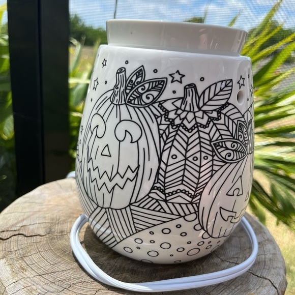 Tricks & Treats COLOR ME Scentsy Warmer - Picture 1 of 9